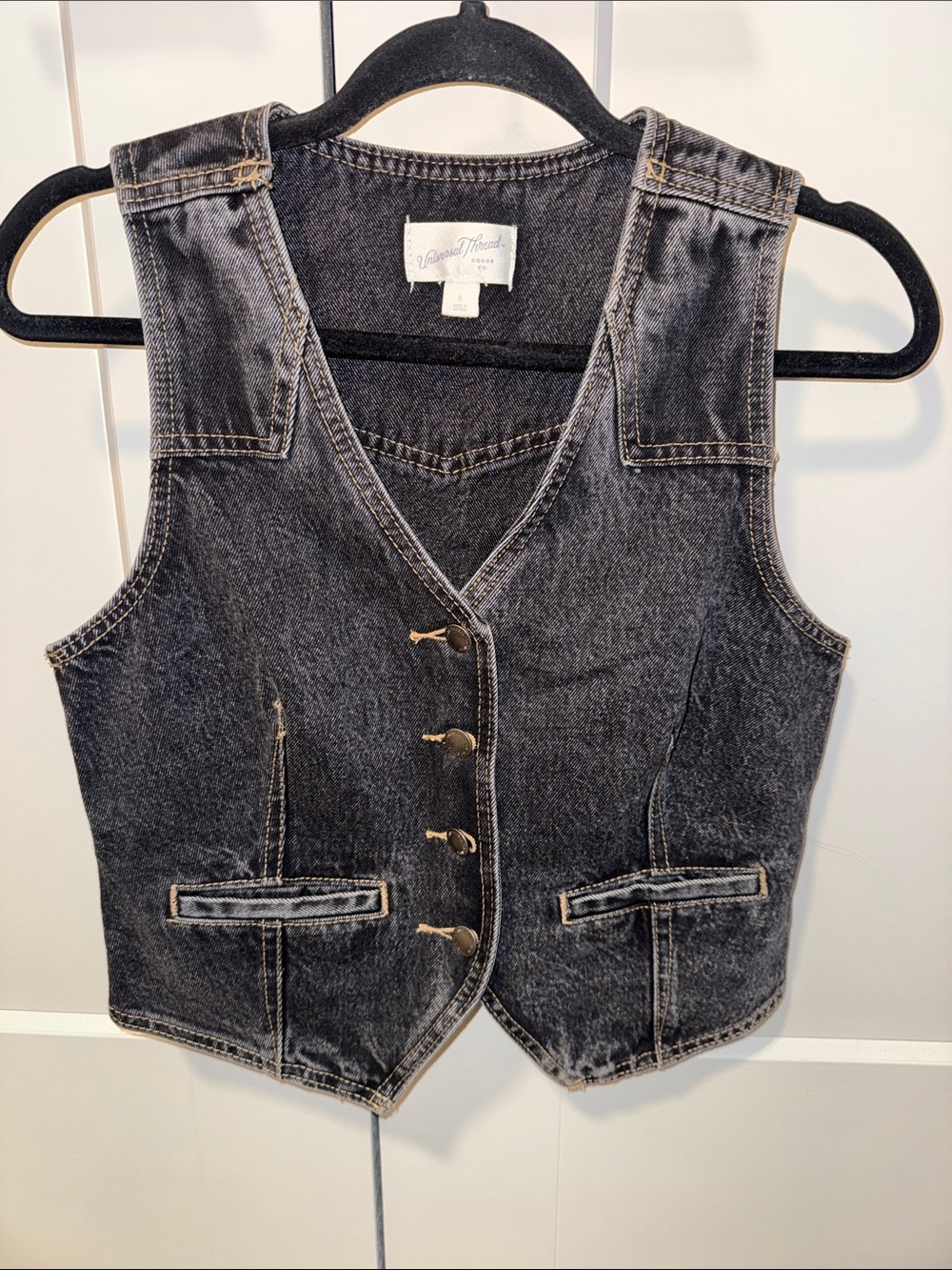 Universal threads Black Denim vest size 6